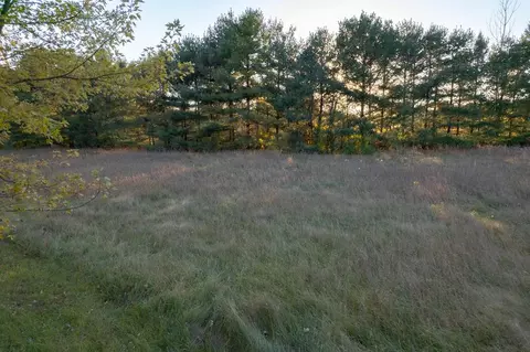 2748 Peachtree Ln, Benton Harbor, MI 49022