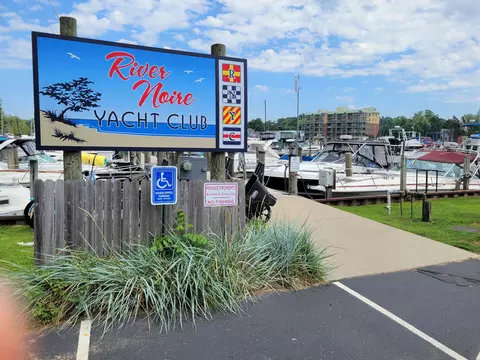 300 Oak St UNIT SOUTH, Haven, MI 49090