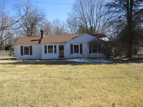 2443 S 13th St, Niles, MI 49120