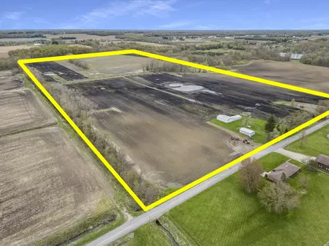 5571 Bailey Rd, Pipestone, MI 49111