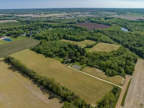 2111 E John Beers Rd, Royalton, MI 49085