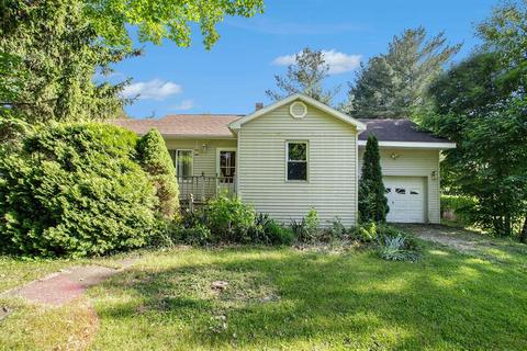 5320 Shanghai Rd, Eau Claire, MI 49111