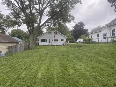 416 W Chicago St, Buchanan, MI 49107