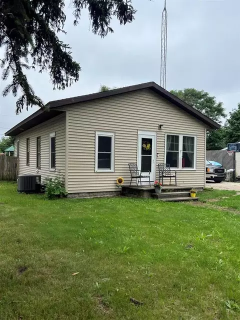 3878 Main, Benton Harbor, MI 49022