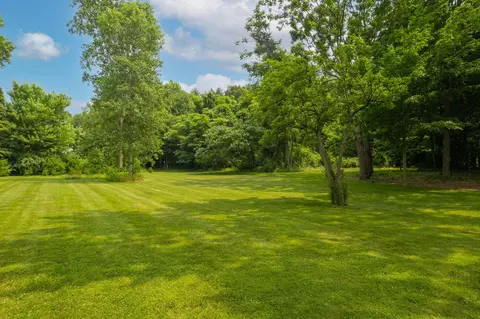 73211 2nd Ave, South Haven, MI 49090