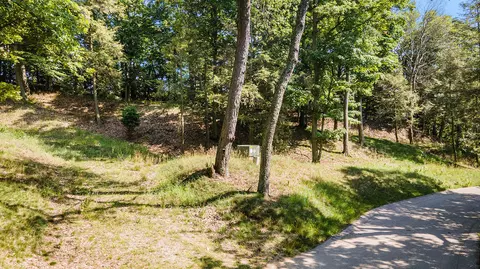195 Dunegrass Rdg, Saugatuck, MI 49453