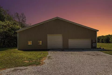 1354 E Shawnee Rd, Oronoko, MI 49103