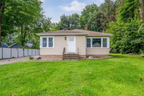 6340 E Becht Rd, Coloma, MI 49038
