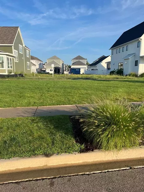 244 Waters Edge Dr, St. Joseph, MI 49085