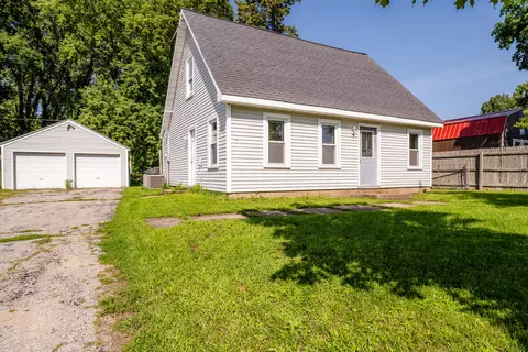 7258 2nd St, Eau Claire, MI 49111