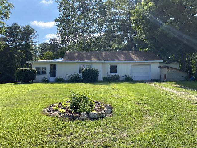 4544 N County Line Rd, Watervliet, MI 49098
