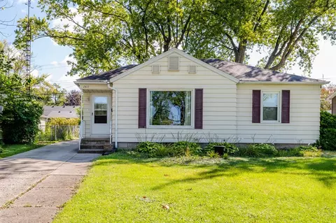 2611 Pixley Ave, St. Joseph, MI 49085