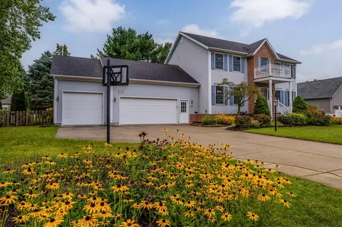 1330 Buckhorn Dr, St. Joseph, MI 49085