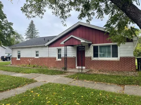 107 Arctic St, Buchanan, MI 49107