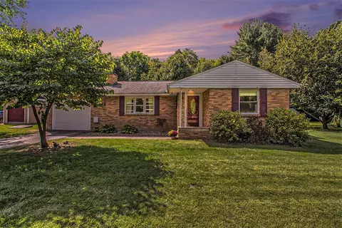 5856 River Rd, Sodus, MI 49126