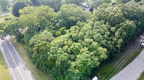 Vl Paw Paw Avenue, Benton Harbor, MI 49022