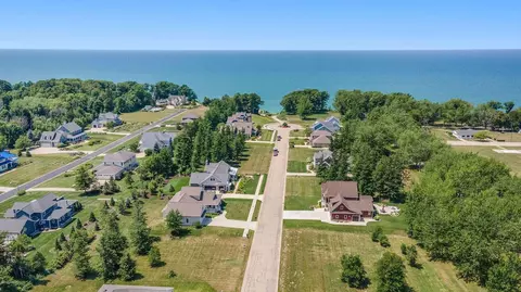 7152 Windcliff Drive Drive Unit Dr #33, Casco, MI 49090