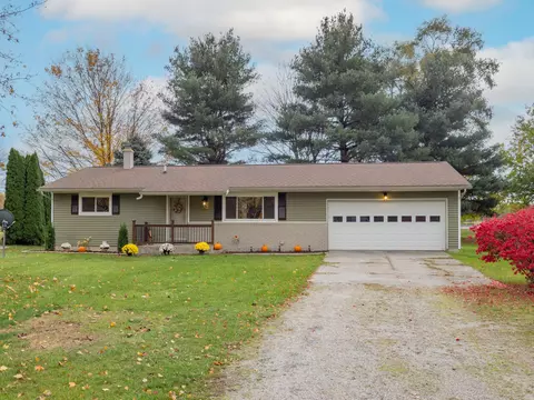 57225 Linda Ave, Lockport, MI 49093