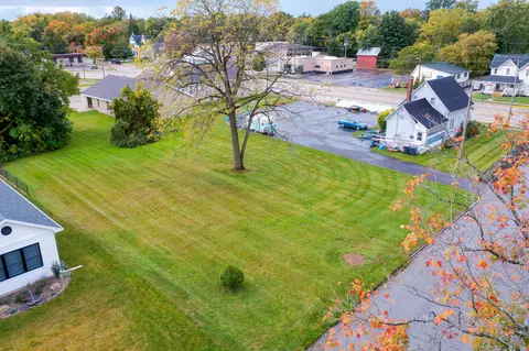 618 Chambers St, South Haven, MI 49090