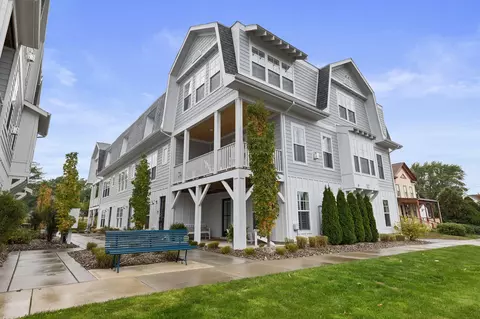 120 N Barton UNIT NEW, New Buffalo, MI 49117