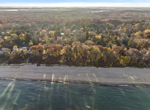 14494 Lakeshore Dr, Chikaming, MI 49116