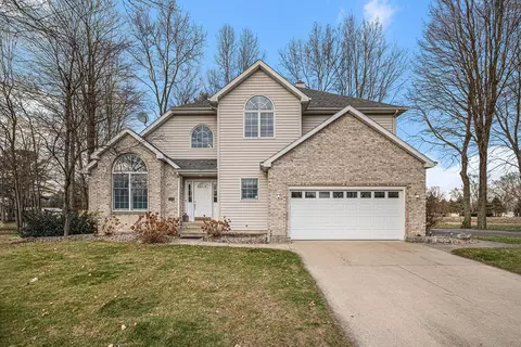 4146 Grandwood Cir, St. Joseph, MI 49085