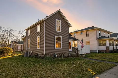 1360 Oak St, Niles, MI 49120