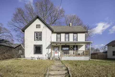 110 W 4th St, Buchanan, MI 49107