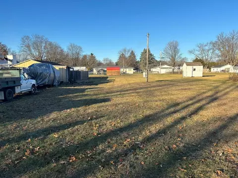 S Metcalf Court, Edwardsburg, MI 49112