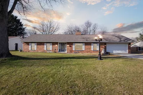 1639 Sioux Trl, Niles, MI 49120