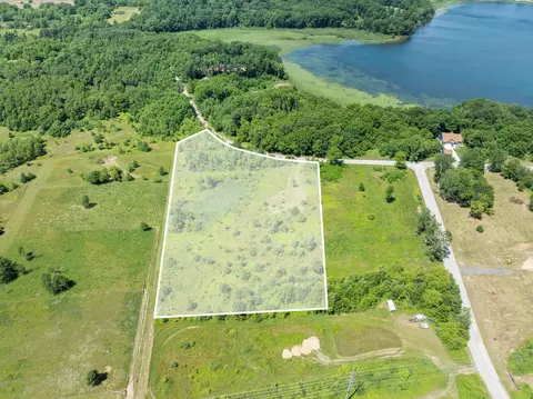 Unit 4 Forest Shores Drive, Cassopolis, MI 49031