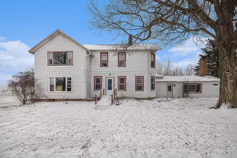 1511 E Marquette Woods Rd, Royalton, MI 49085