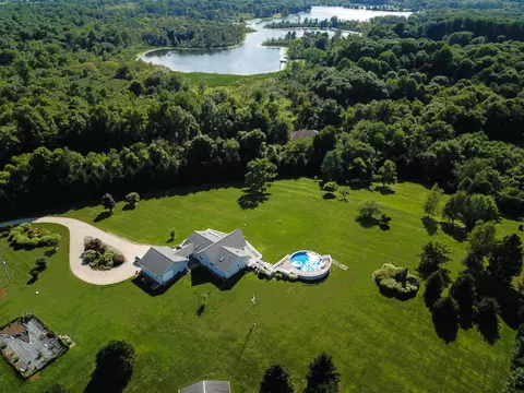 9519 E Napier Ave, Bainbridge, MI 49022