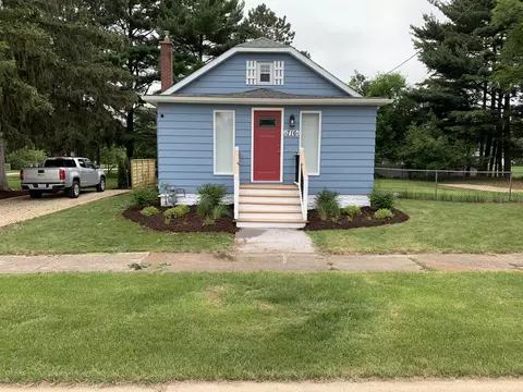 716 W Detroit St, New Buffalo, MI 49117