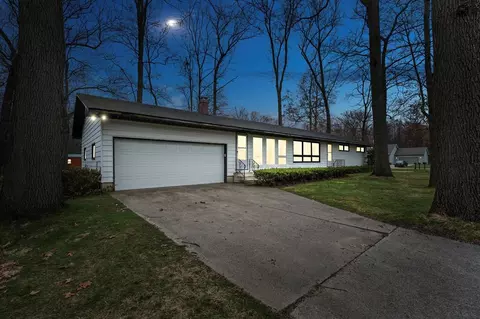 71508 Merle St, Edwardsburg, MI 49112