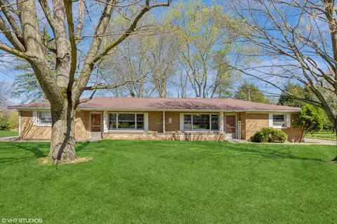157 Elvern Dr, Coloma, MI 49038