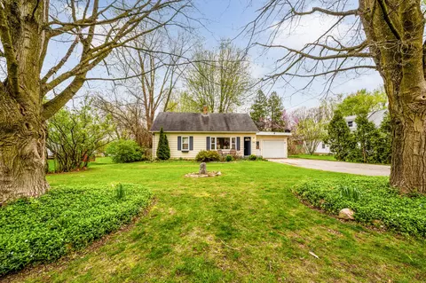3368 Pleasant St, Oronoko, MI 49103