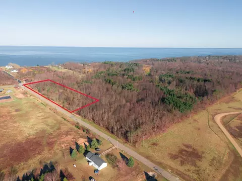 7185 107th Ave, Casco, MI 49090