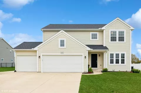 6010 Racine Dr, Stevensville, MI 49127