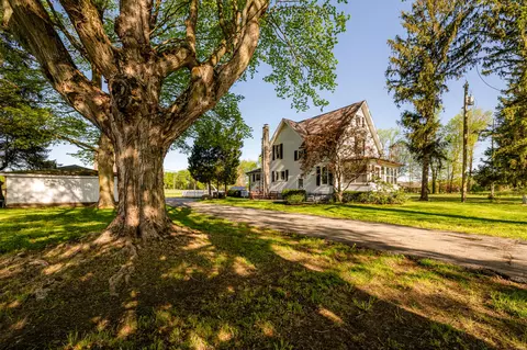 56280 Sink Rd, Pokagon, MI 49047