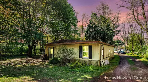 67113 Oxbow Dr, Constantine, MI 49042