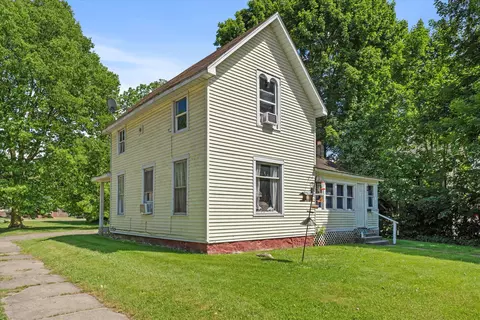 303 S Rowland St, Cassopolis, MI 49031
