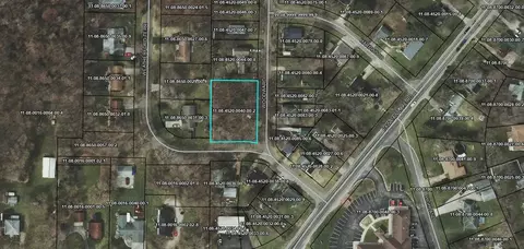 4952 Woodward Ave, Coloma, MI 49038