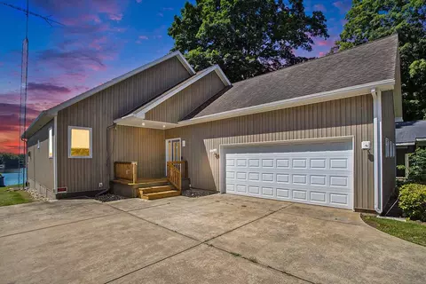 310 Fisher Ct, Berrien Springs, MI 49103