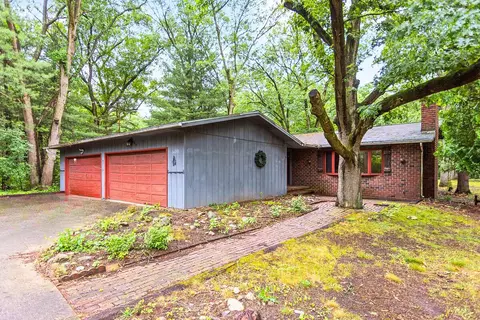 19670 Catalpa Dr, New Buffalo, MI 49117