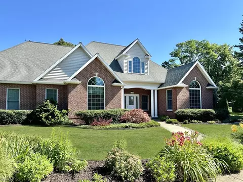 3787 Strawberry Row, Bridgman, MI 49106