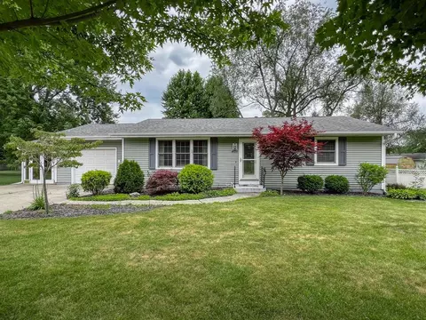 405 Fairfield Dr, Dowagiac, MI 49047