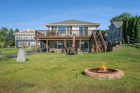 50151 Sister Lakes Rd, Silver Creek, MI 49047