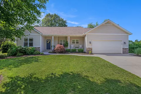 10110 Compton Dr, South Haven, MI 49090