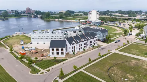 998 Harbor Dr E, St. Joseph, MI 49085